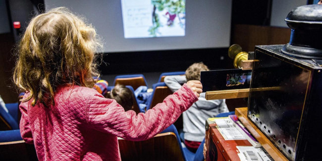 Atelier enfant "lanterne magique" à la Cinémathèque de Toulouse