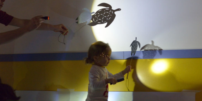 "Petits mondes lumineux", spectacle du Petit printemps des 0-3 ans, dans les bibliothèques de Toulouse