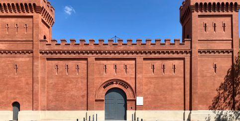 Le Castelet // Découvrez l'ancienne entrée de la prison Saint Michel transformée en lieu d'exposition au coeur de Toulouse